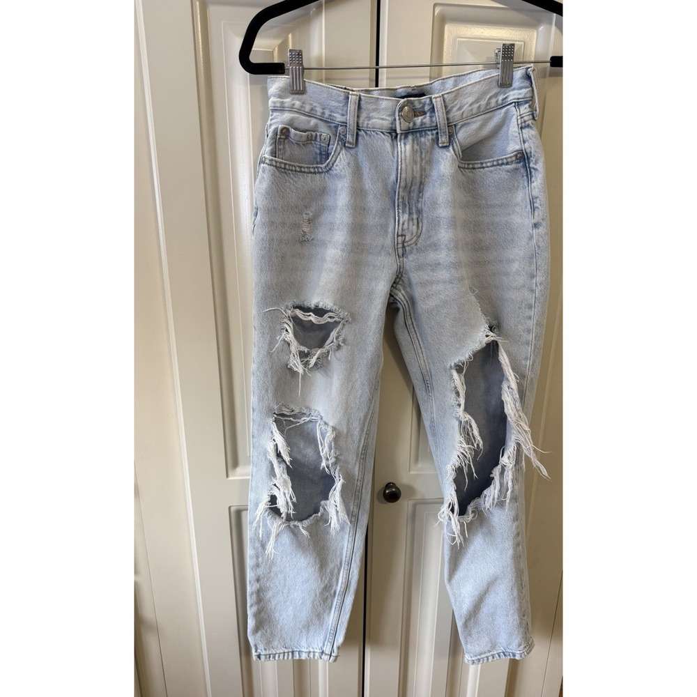 Aeropostale Mom Jeans Womens 4 Distressed Light Wash High‎ Rise Cropped Denim